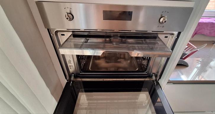 Four à vapeur SMEG intégré (nouveau prix : 879 euros) 
Entiè, Electroménager, Fours, Encastré, Enlèvement
