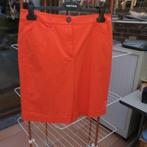 Short nieuw met steekzakken rood MarcCain mt 3 (38-40), Trois-quarts, Taille 38/40 (M), Enlèvement ou Envoi, MarcCain