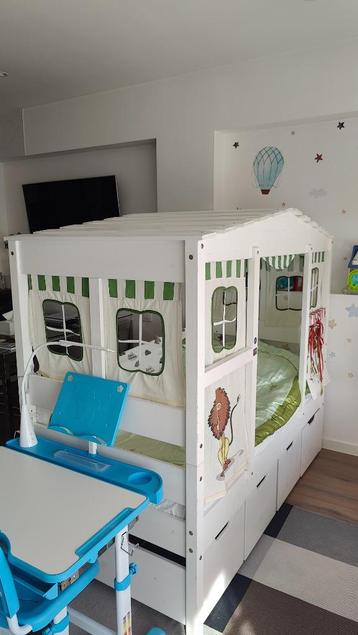 Kinderbed met lades (voor jongen en/ of meisje) beschikbaar voor biedingen
