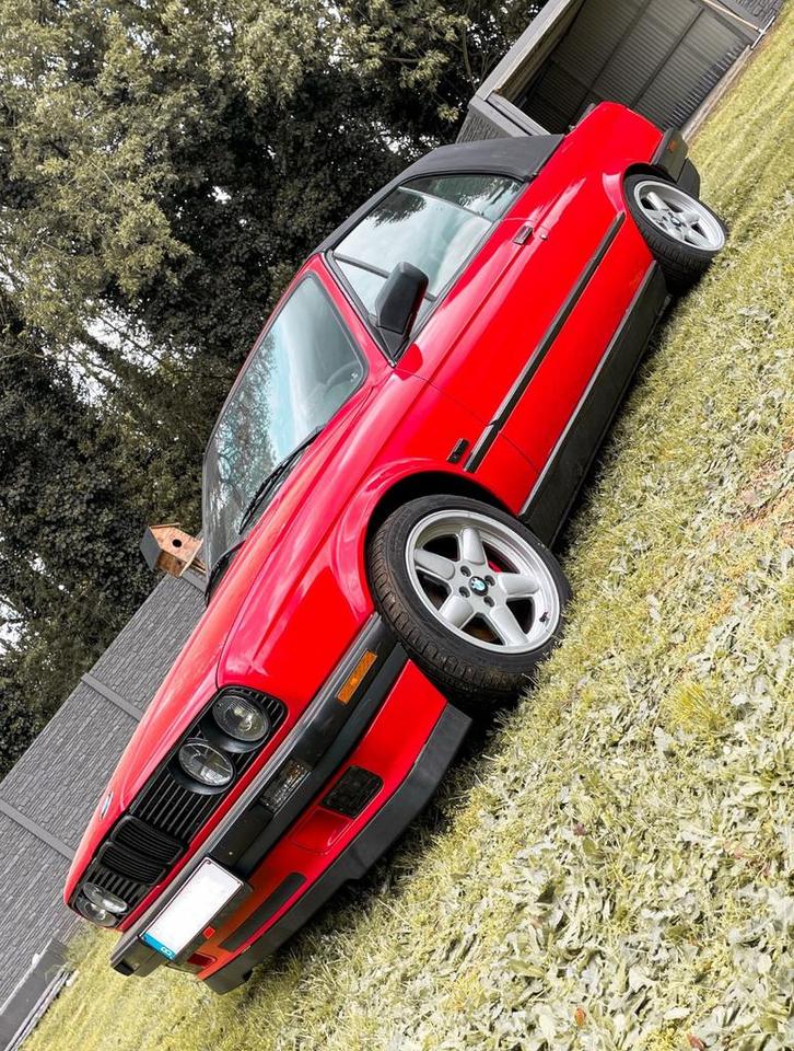 Bmw e30 325i cabrio oldtimer, Auto's, BMW, Particulier, 3 Reeks, Benzine, Cabriolet, 3 deurs, Handgeschakeld, Zwart, Leder, Achterwielaandrijving