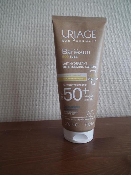 Uriage lait hydratant très haute protection SPF 50+ (200 ml), Handtassen en Accessoires, Uiterlijk | Lichaamsverzorging, Nieuw