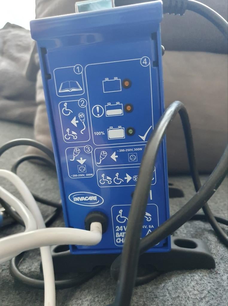 Nieuw battery charger gel voor rolstoel en scootmobiel, Diversen, Rolstoelen, Ophalen