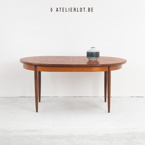 Vintage uitschuifbare eettafel G-plan ovaal, Huis en Inrichting, Tafels | Eettafels, 100 tot 150 cm, 200 cm of meer, Vijf personen of meer