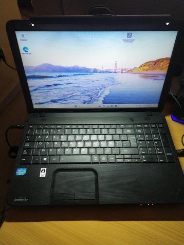 Laptop Toshiba windows 11 en office disponible aux enchères