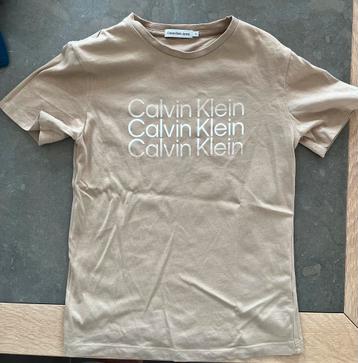 T-shirt kind Calvin Klein maat 12 beschikbaar voor biedingen