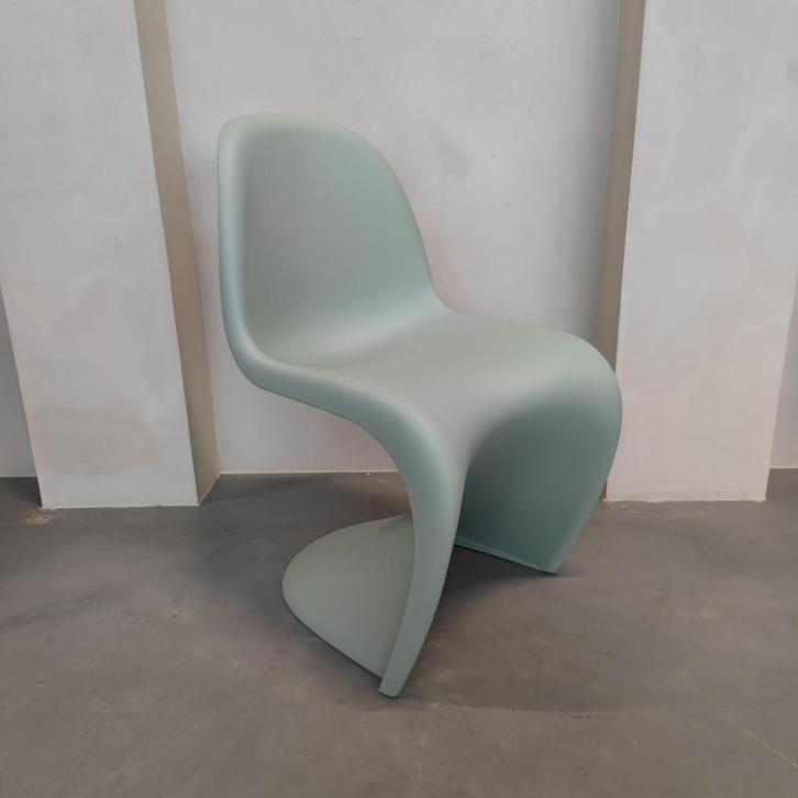 Vitra Panton chair- Mint green chair, Antiek en Kunst, Antiek | Meubels | Stoelen en Sofa's