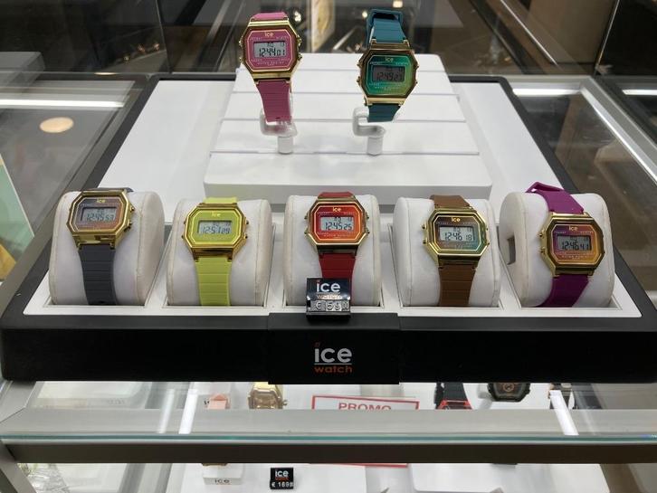 Montre Ice Watch Digit Rétro NEUVE, Handtassen en Accessoires, Horloges | Dames, Nieuw, Polshorloge, Overige merken, Staal, Kunststof