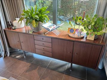 Dressoire kast 232x83x48cm beschikbaar voor biedingen