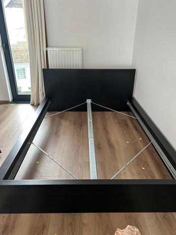 Zwart Malm-bed van Ikea 140x200 beschikbaar voor biedingen