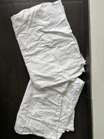 2x ledikantenlaken beschikbaar voor biedingen