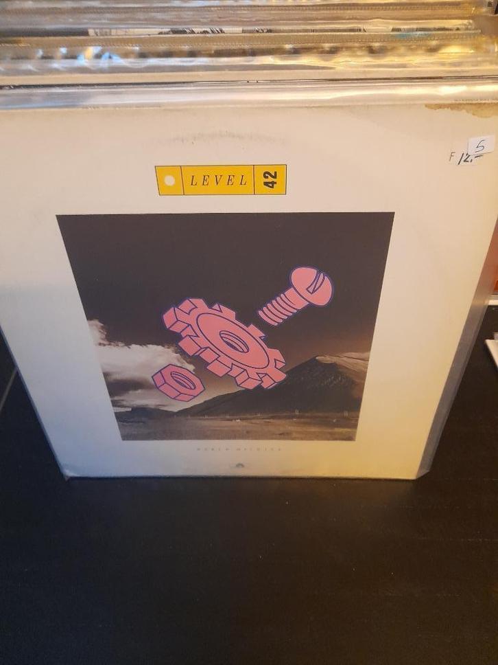 lp - level 42 - world machine, Cd's en Dvd's, Vinyl | Pop, Gebruikt, 1980 tot 2000, 12 inch, Ophalen of Verzenden