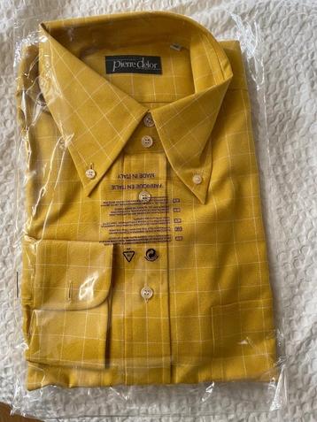 Chemise neuve beschikbaar voor biedingen