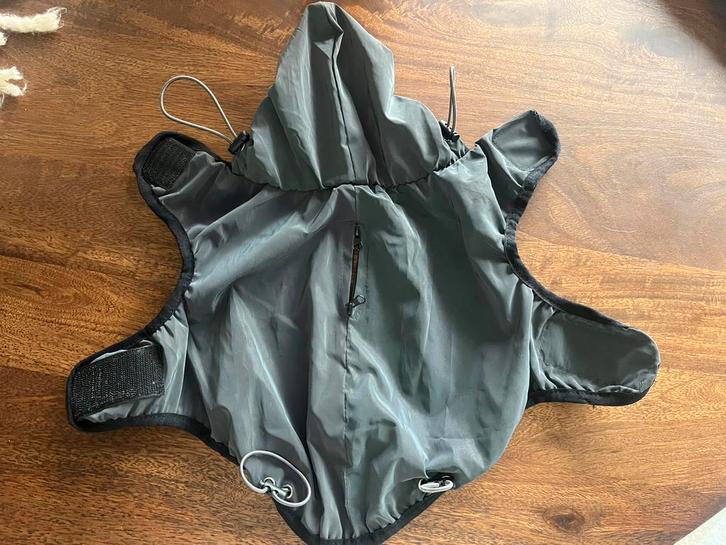 Jasjes hond NOOIT GEDRAGEN, Dieren en Toebehoren, Hondenkleding, Nieuw, Hondenregenjas, Ophalen