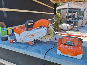 Tronçonneuse STIHL TSA 230 utilisée 2 fois, neuve