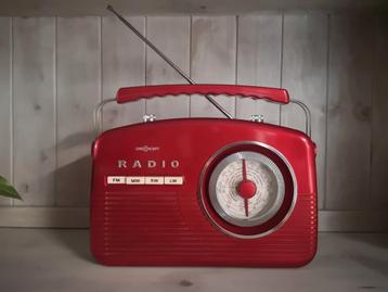 Retro radio Oneconcept rood beschikbaar voor biedingen