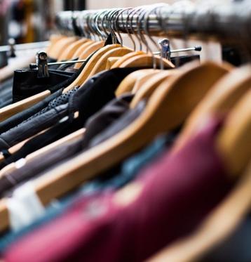 100kg kleding partij beschikbaar voor biedingen