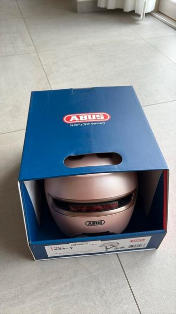 NIEUW: Abus HUD Y campagne gold fietshelm met lamp beschikbaar voor biedingen