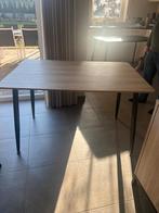 Keuken tafel, Ophalen