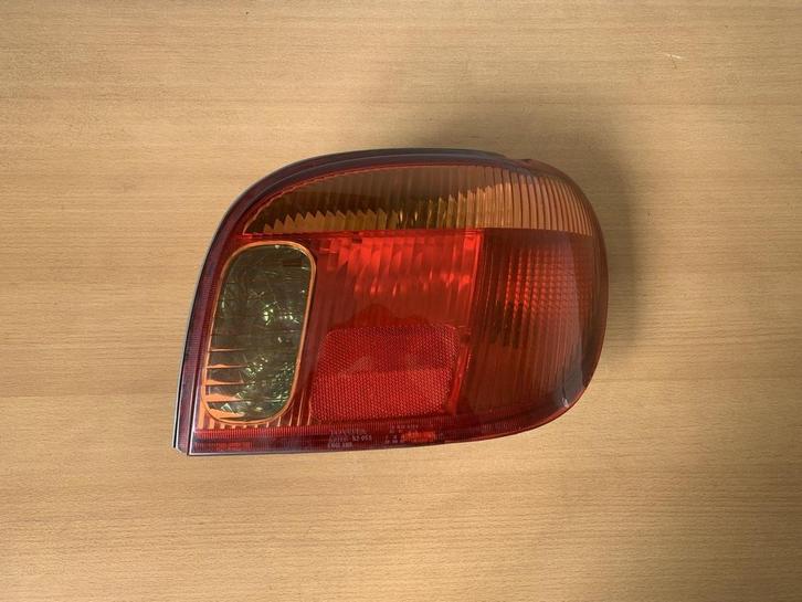 achterlicht Rechts toyota yaris 2003 tot 2005 52053 England, Auto-onderdelen, Verlichting, Toyota, Gebruikt, Ophalen of Verzenden