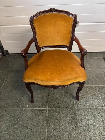 vintage stoeltje stijl Lodewijk XV beschikbaar voor biedingen
