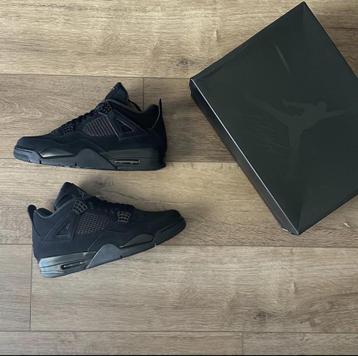 Air Jordan 4 Chats noirs rétro (36 à 47) disponible aux enchères