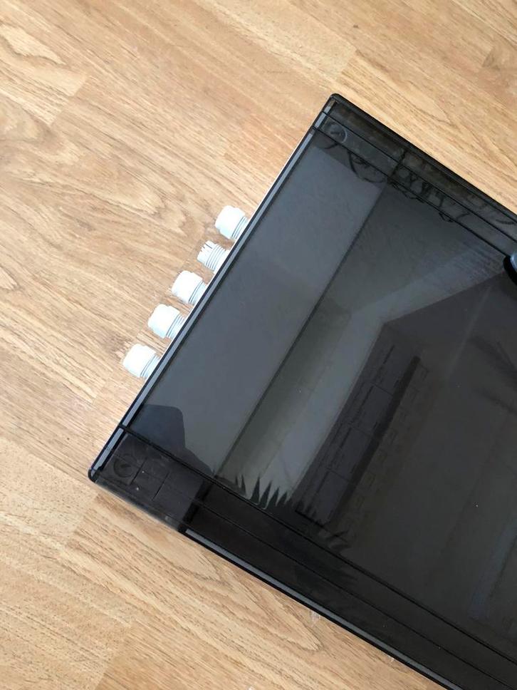 Schneider zekeringenkast voorbedraad, Doe-het-zelf en Bouw, Elektriciteit en Kabels, Zo goed als nieuw, Ophalen