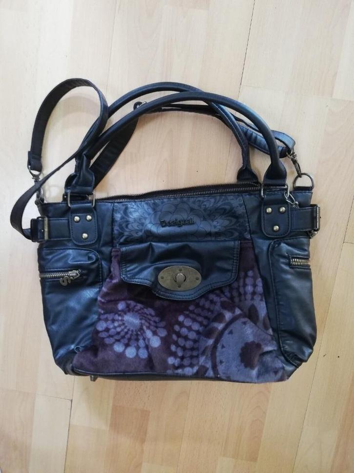 gratis beschadigde gebruikte Désigual handtas, Handtassen en Accessoires, Tassen | Damestassen, Handtas, Ophalen of Verzenden