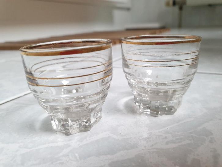 Twee Glas Gouden Rand Likeur, Verzamelen, Glas en Drinkglazen, Gebruikt, Borrel- of Shotglas, Ophalen