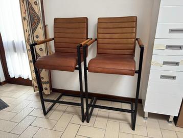2x Moderne Barstoel Sturdy in Cognac kleurig leder beschikbaar voor biedingen