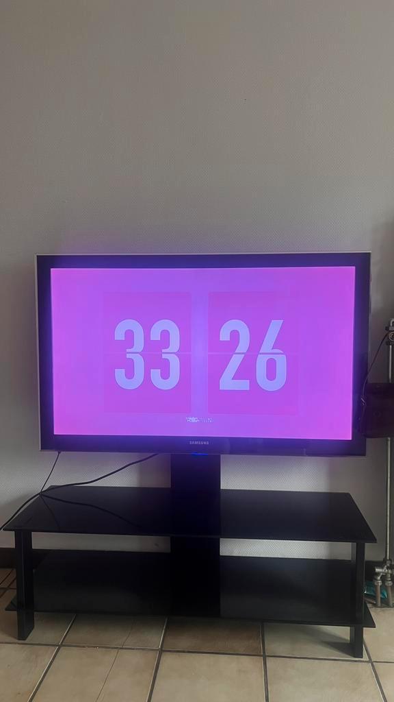 Grote Samsung tv + glazen meubelstuk, Huis en Inrichting, Kasten |Televisiemeubels, Zo goed als nieuw, Ophalen