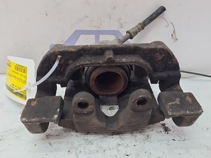 Remklauw (Tang) links-voor van een BMW 3-Serie, Auto-onderdelen, Remmen en Aandrijving, BMW, Gebruikt, 3 maanden garantie