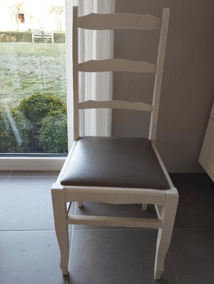 6 massief houten stoelen met lederen zitting, Huis en Inrichting, Stoelen, Gebruikt, Vijf, Zes of meer stoelen, Hout, Leer, Wit