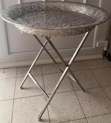 Bijzettafel (decoratief) beschikbaar voor biedingen