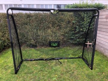 Zwart stalen voetbaldoel (220x160cm) beschikbaar voor biedingen