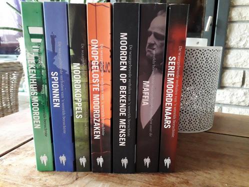 True Crime Library / waargebeurde moordverhalen, Livres, Politique & Société, Comme neuf, Enlèvement ou Envoi