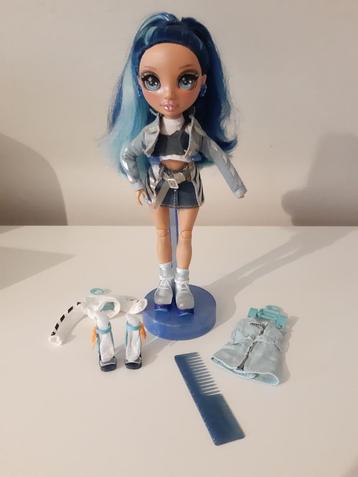 Rainbow High pop - blauw beschikbaar voor biedingen