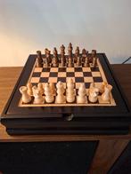 Schaakspel met houten schaakstukken en diverse spellen., Hobby en Vrije tijd, Gezelschapsspellen | Bordspellen, Ophalen