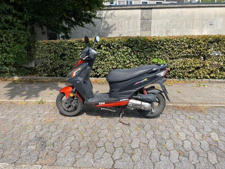 Scooter SYM Jet4 50cc (2017) - Voor klusser of onderdelen, Fietsen en Brommers, Scooters | SYM, Gebruikt, Overige modellen, Klasse B (45 km/u)