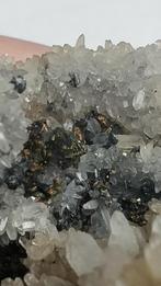 Belles pointes de quartz sur matrice Pyrite, Minéral, Enlèvement ou Envoi