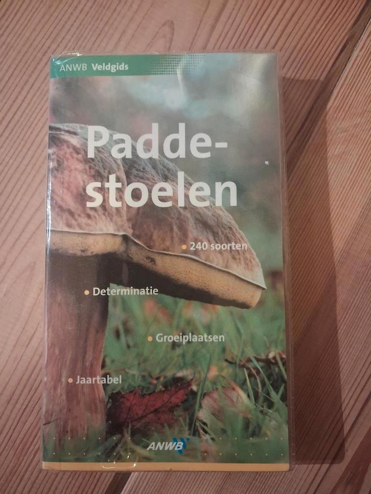 B. Spooner - Paddestoelen van NoordWest-Europa, Boeken, Wetenschap, Ophalen of Verzenden