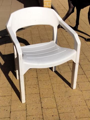 tuinstoelen beschikbaar voor biedingen