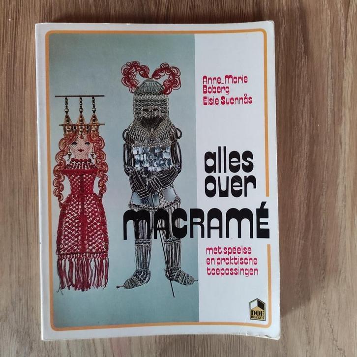 Alles over macramé, Boeken, Hobby en Vrije tijd, Gelezen, Ophalen of Verzenden
