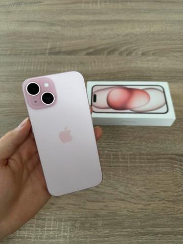 Iphone 15 128 Go rose *prix négociable*