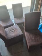 Bruine stoelen, Ophalen
