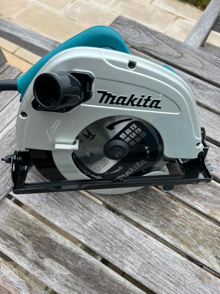Makita 5704RK Compacte 190 mm cirkelzaag met 2 extra bladen, Bricolage & Construction, Outillage | Outillage à main, Comme neuf