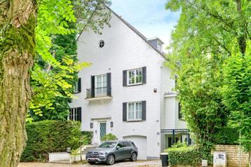 Maison à louer à Uccle, 8 chambres disponible aux enchères