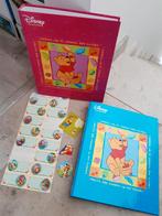 2x Winnie the Pooh ringmap 4cm + naam labels Poeh & stickers, Comme neuf, Enlèvement ou Envoi
