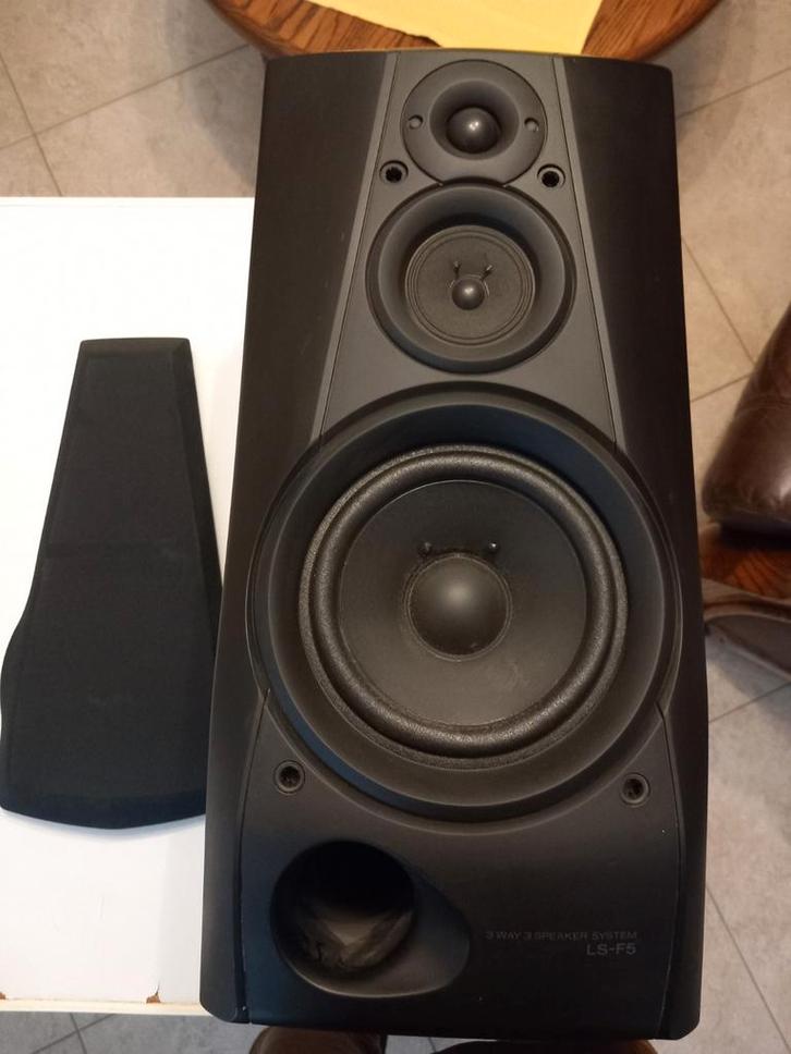 2 Kenwood 100w schotten
3-weg luidsprekersysteem
Modell ls-f, Audio, Tv en Foto, Luidsprekerboxen, Ophalen