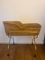 Mozesmand met verrijdbaar metalen onderstel -wieg, Ophalen, Gebruikt, Wieg