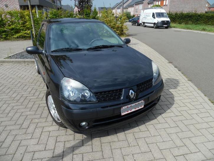 AUTOS, Auto's, Renault, Particulier, Clio, ABS, Airbags, Boordcomputer, Centrale vergrendeling, Elektrische buitenspiegels, Elektrische ramen